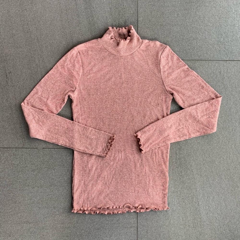 NWOT Topshop Lettuce Edge Turtleneck